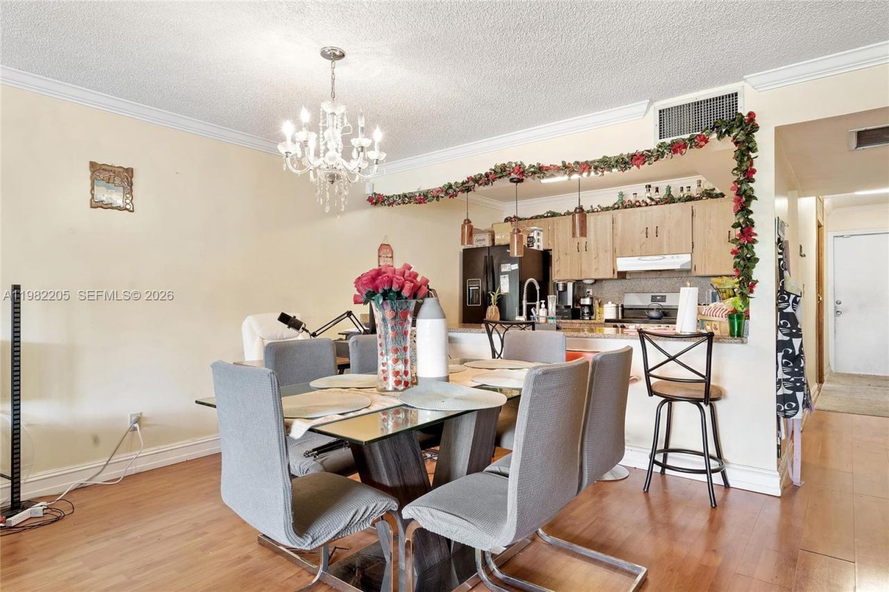 10304 Fairway Rd , Pembroke Pines, FL 33026 Photo