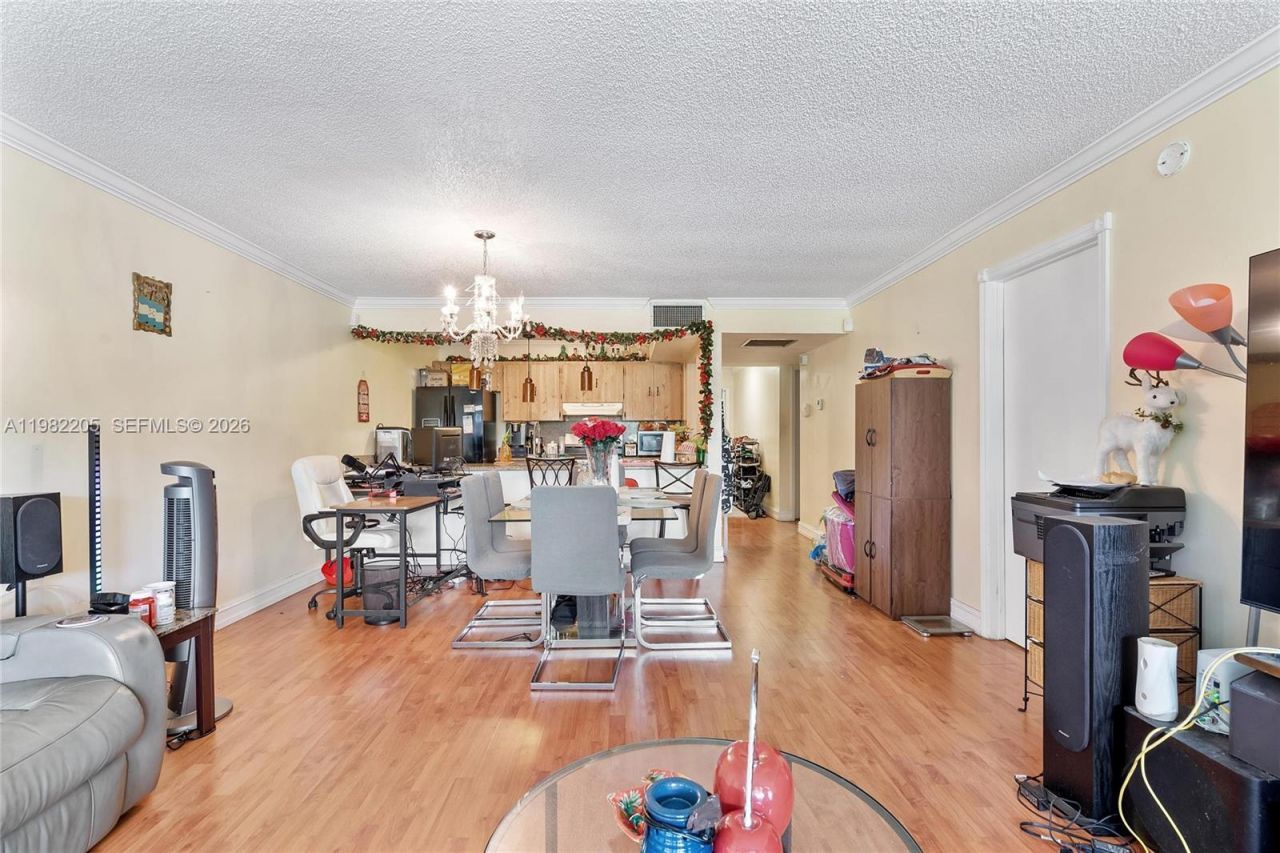 10304 Fairway Rd , Pembroke Pines, FL 33026 Photo