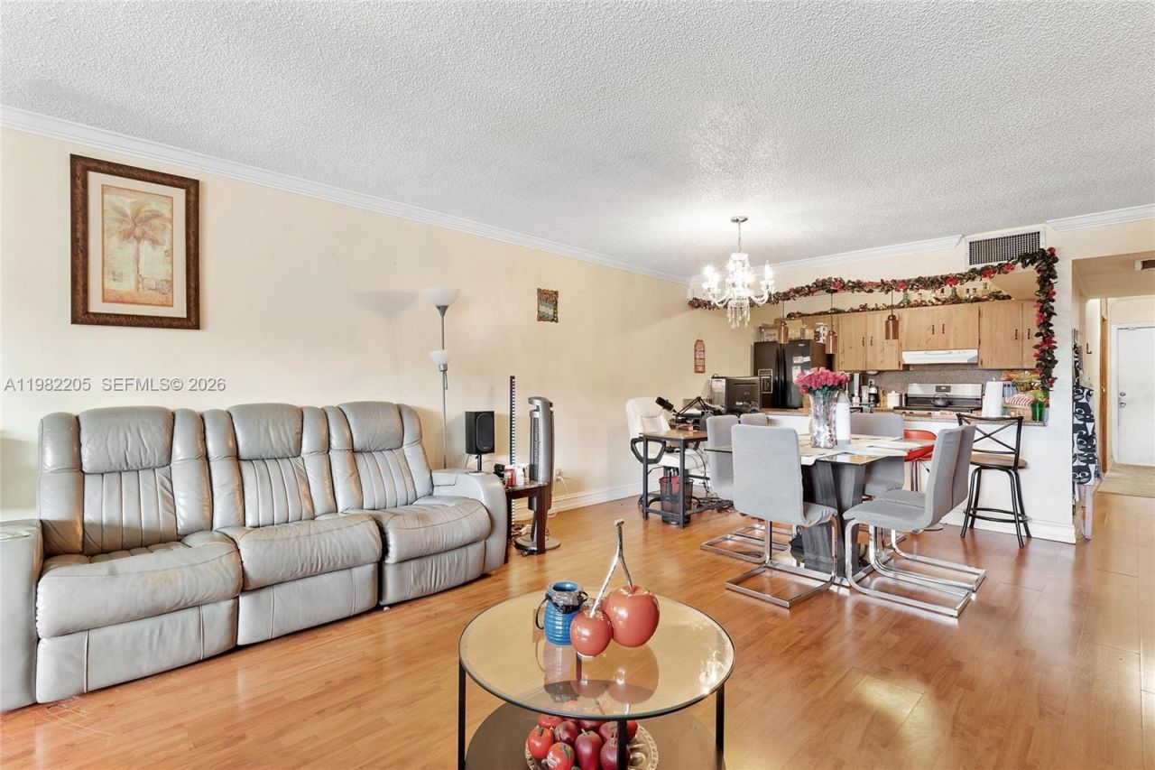 10304 Fairway Rd , Pembroke Pines, FL 33026 Photo