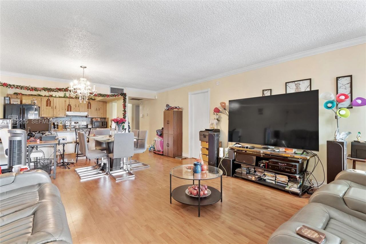 10304 Fairway Rd , Pembroke Pines, FL 33026 Photo