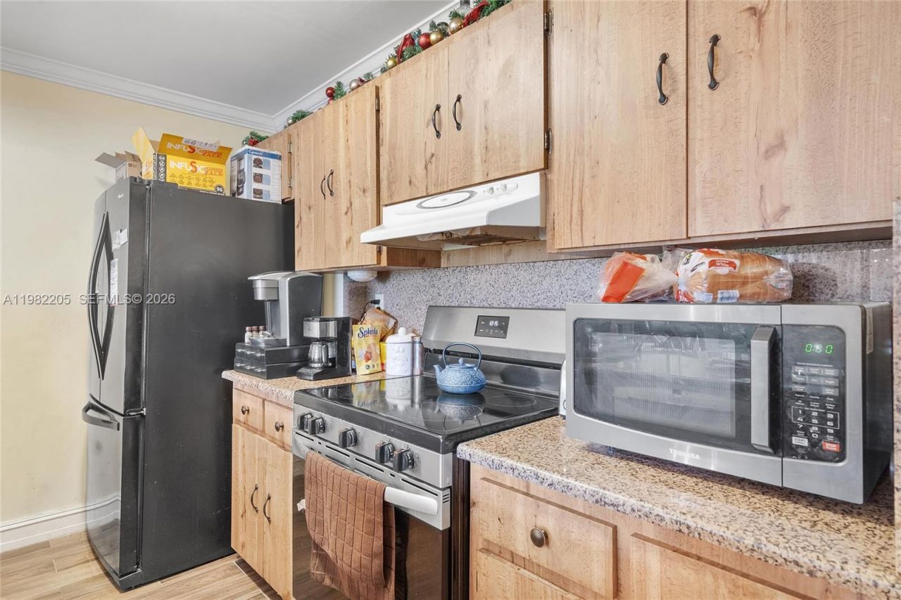 10304 Fairway Rd , Pembroke Pines, FL 33026 Photo