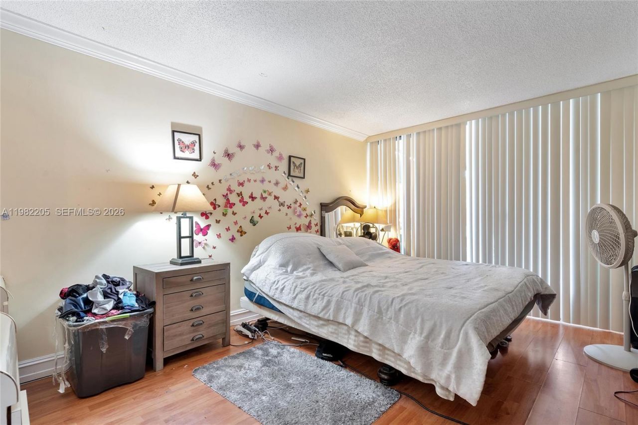 10304 Fairway Rd , Pembroke Pines, FL 33026 Photo