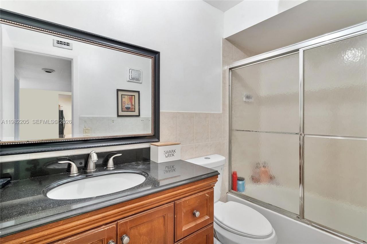 10304 Fairway Rd , Pembroke Pines, FL 33026 Photo