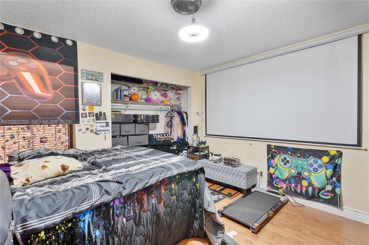 10304 Fairway Rd , Pembroke Pines, FL 33026 Photo