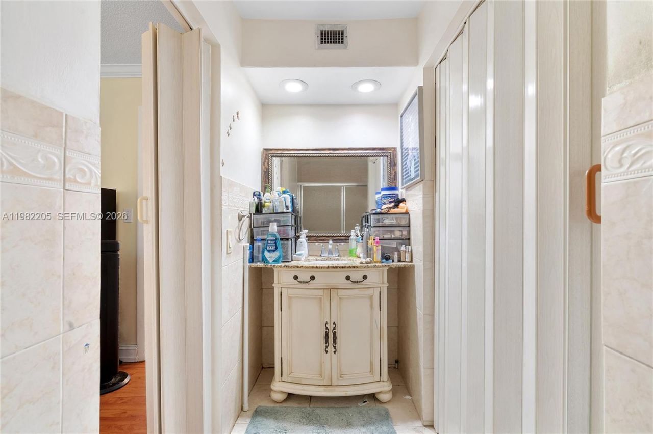 10304 Fairway Rd , Pembroke Pines, FL 33026 Photo