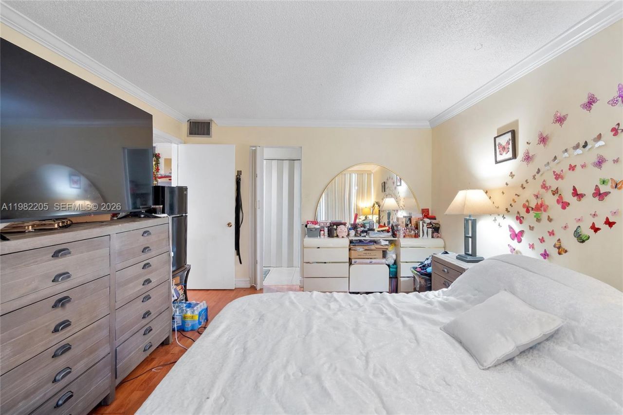 10304 Fairway Rd , Pembroke Pines, FL 33026 Photo