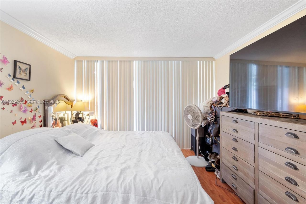 10304 Fairway Rd , Pembroke Pines, FL 33026 Photo