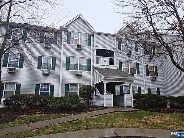 107 Chatfield Drive, Pequannock Township, NJ 07444