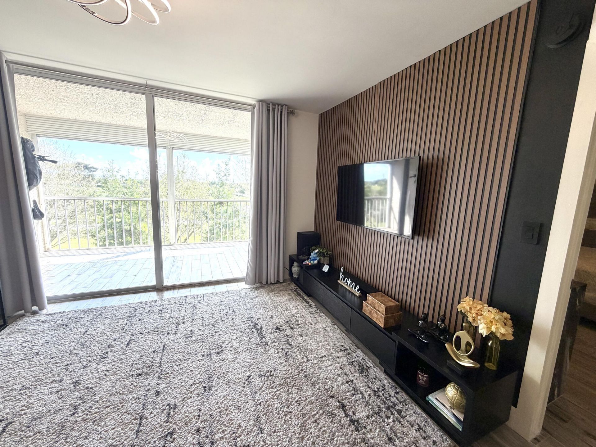 4550 NW 18th Avenue, Unit 304, Pompano Beach, FL 33064 Photo