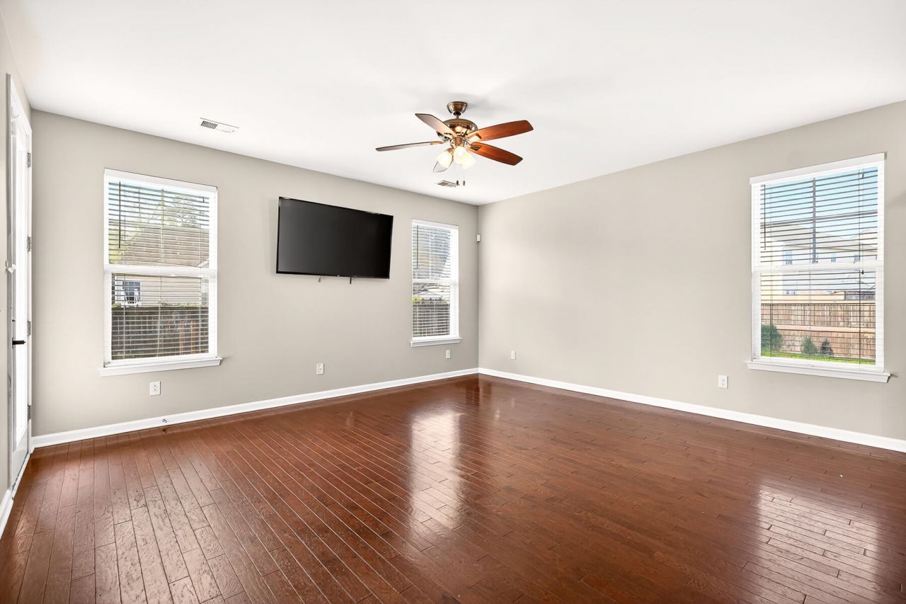 570 Rosings Drive Photo 17