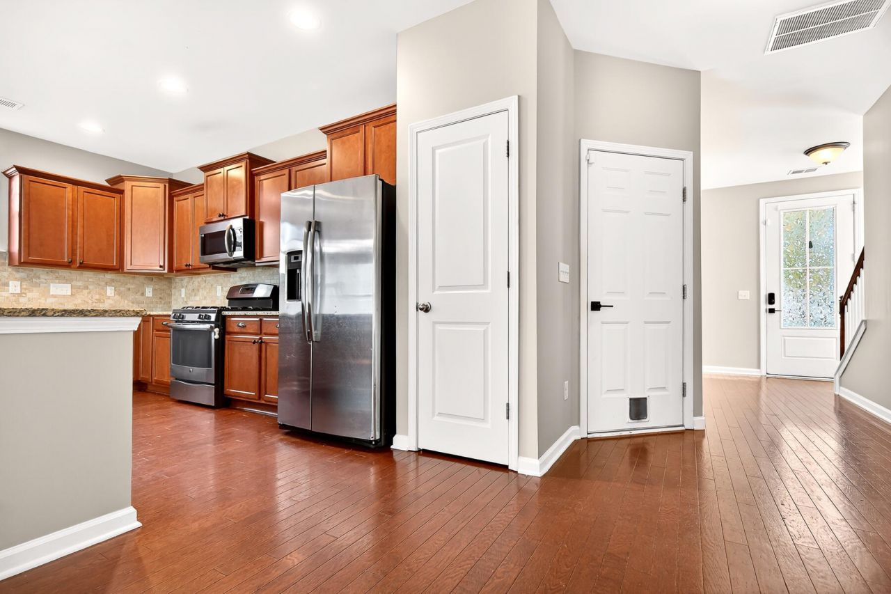 570 Rosings Drive Photo 9