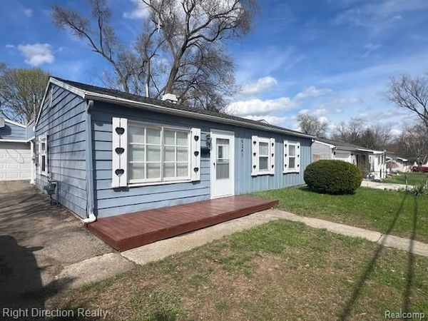 9245 Lee Road, Green Oak Twp, MI 48116