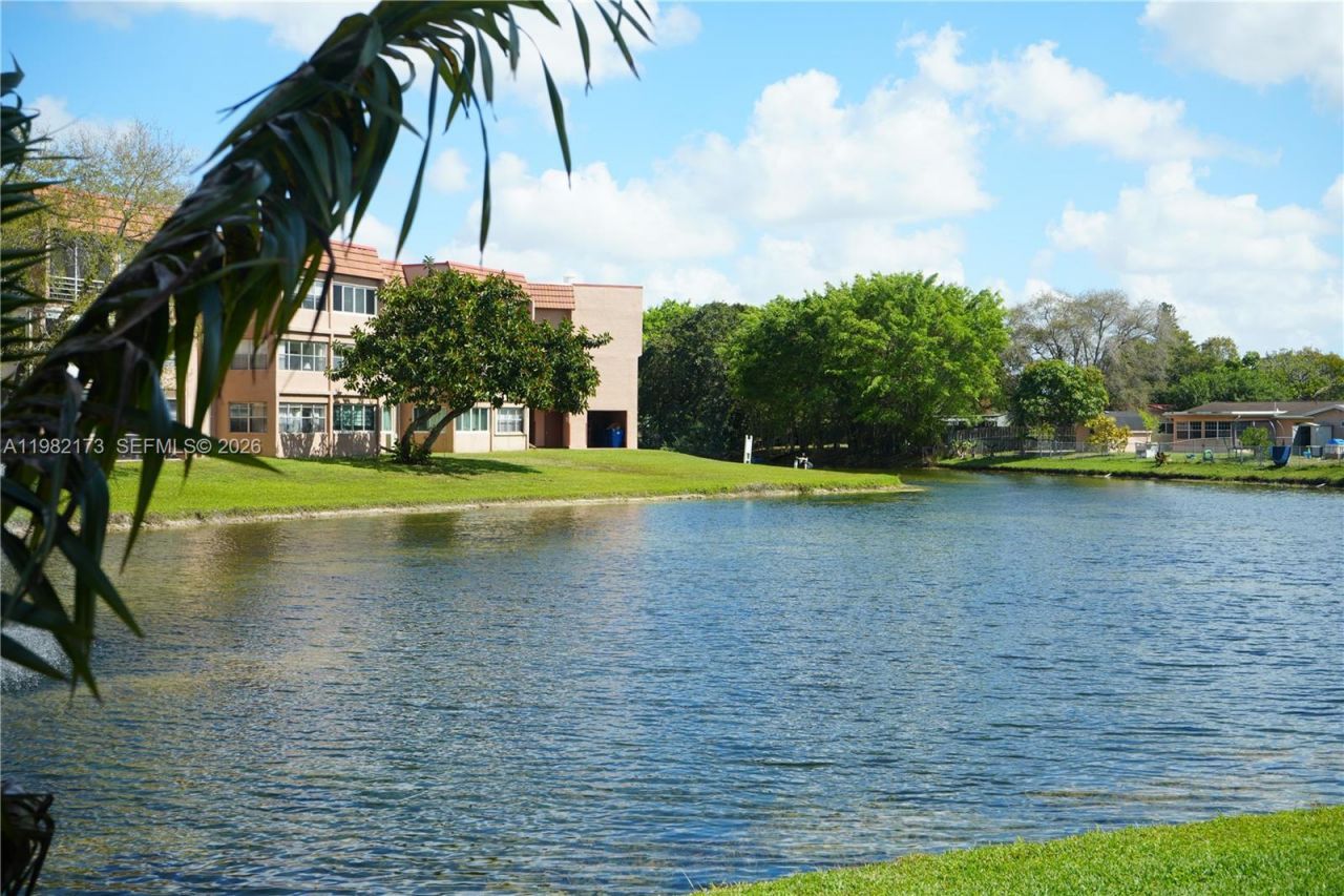 9900 Sunrise Lakes Blvd, Unit 107, Sunrise, FL 33322 Photo