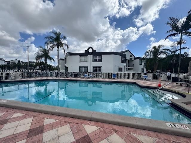 9715 Fontainebleau Blvd, Unit E103, Miami, FL 33172 Photo