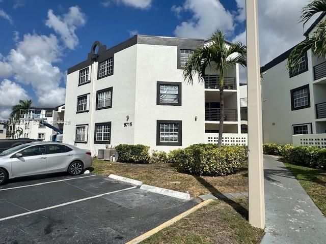 9715 Fontainebleau Blvd, Unit E103, Miami, FL 33172 Photo