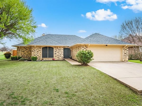 139 Runaway Bay Drive, Runaway Bay, TX 76426