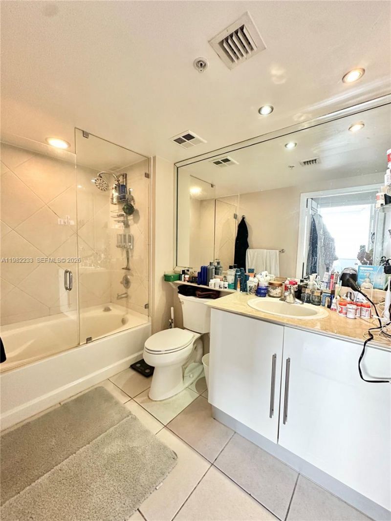 335 S Biscayne Blvd , Unit 2702, Miami, FL 33131 Photo