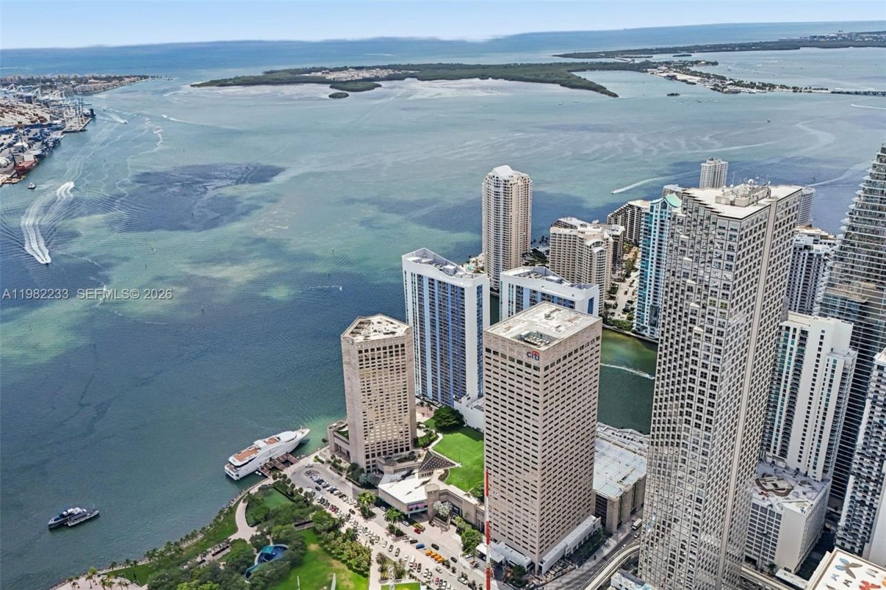 335 S Biscayne Blvd, Unit 2702, Miami, FL 33131 Photo