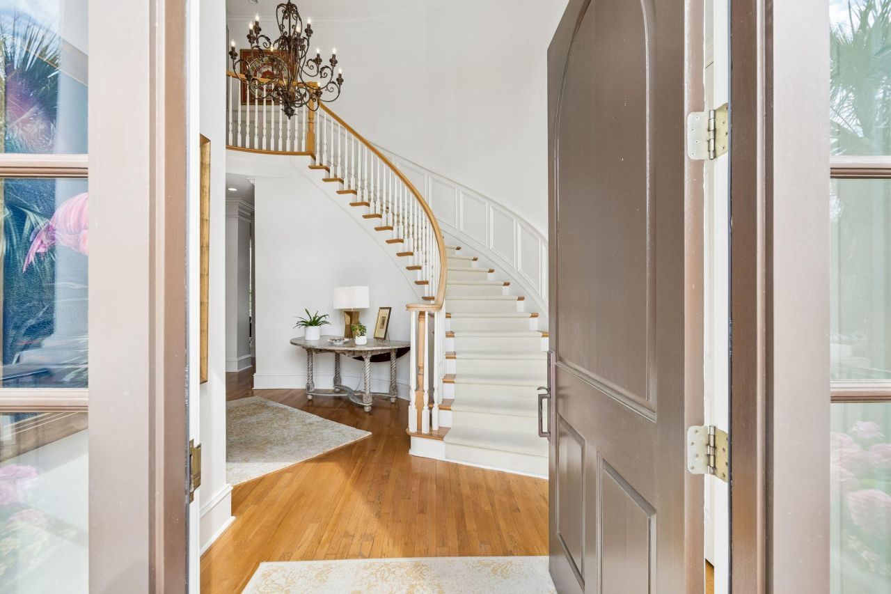 1663 Omni Boulevard Photo 6