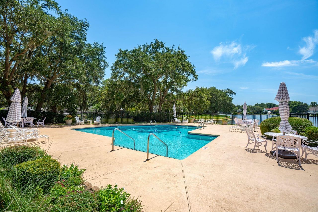 1663 Omni Boulevard Photo 65