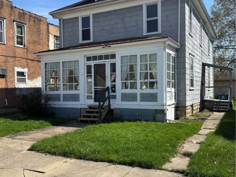 175 W OHIO Avenue, Sebring, OH 44672 Photo 1