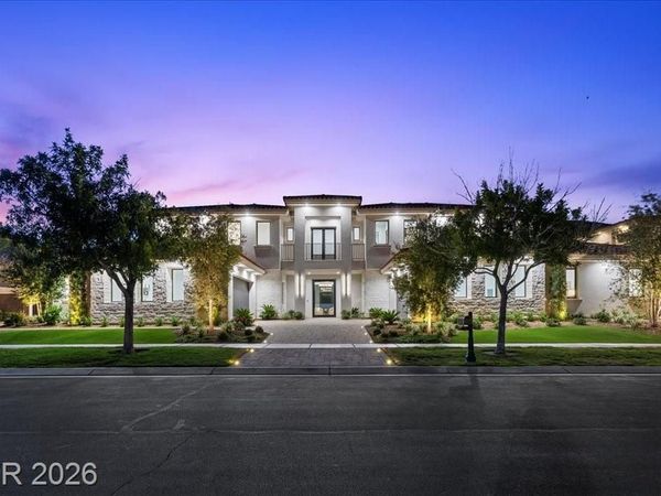 42 Ravenswood Avenue , Las Vegas, NV 89141