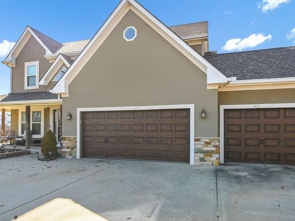 414 S 98th Street, Edwardsville, KS 66111