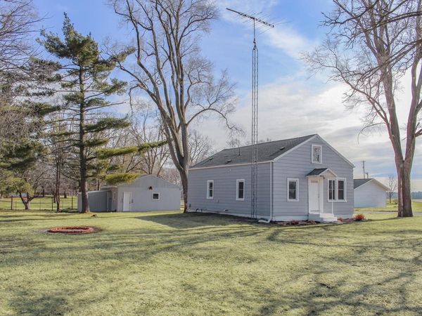 N1092 Clover ROAD, Genoa City, WI 53128