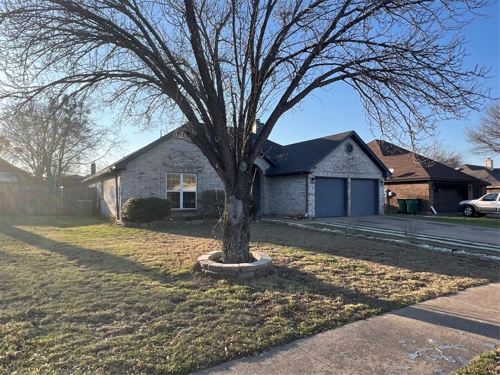 824 Johnston Lane, Cedar Hill, TX 75104 Main Photo