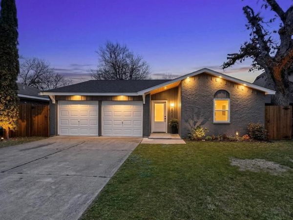 8210 Sussex Street , White Settlement, TX 76108