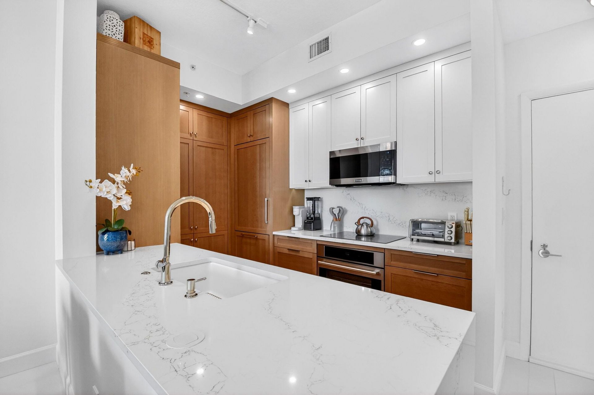 550 Okeechobee Boulevard, Unit Lph-07, West Palm Beach, FL 33401 Photo