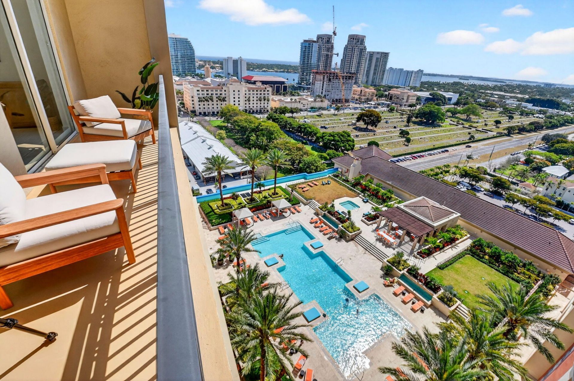 550 Okeechobee Boulevard, Unit Lph-07, West Palm Beach, FL 33401 Photo