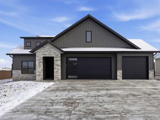 3296 Timber Creek Circle S Fargo, ND 58104