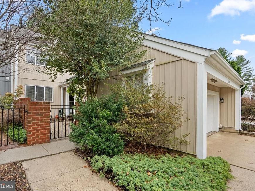 20716 Highland Hall Drive, Montgomery Village, MD 20886 Main Photo