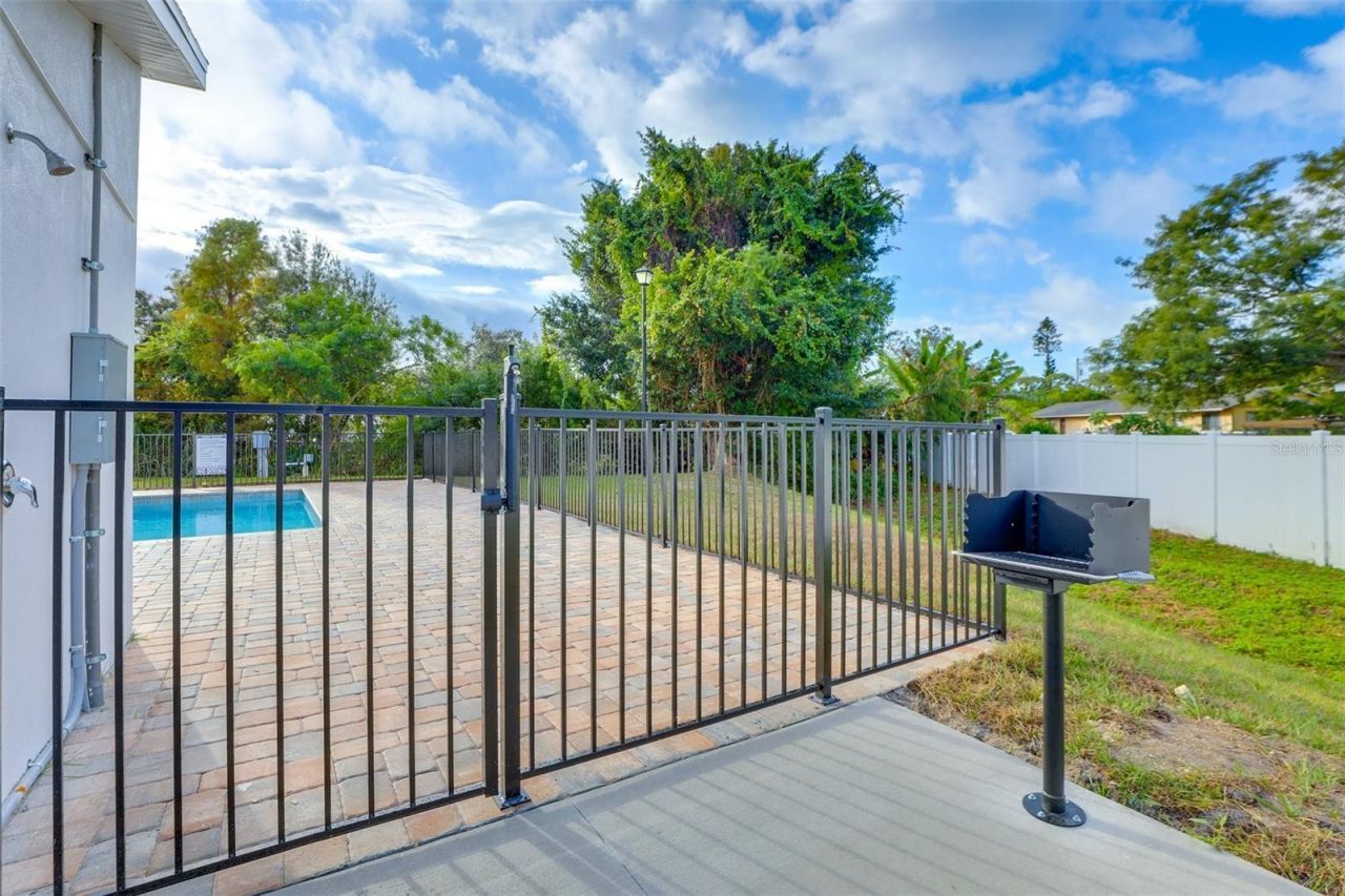 2441 6th Avenue Drive E, Bradenton, FL 34208 Photo