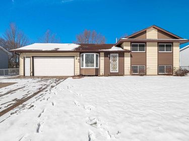 10572 Crooked Lake Boulevard NW, Coon Rapids, MN 55433