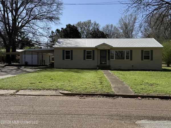 208 Norwood Street, Senatobia, MS 38668