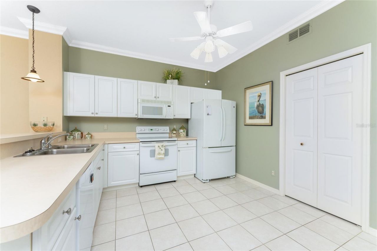 2002 Bal Harbor Boulevard, Unit 1311, Punta Gorda, FL 33950 Photo