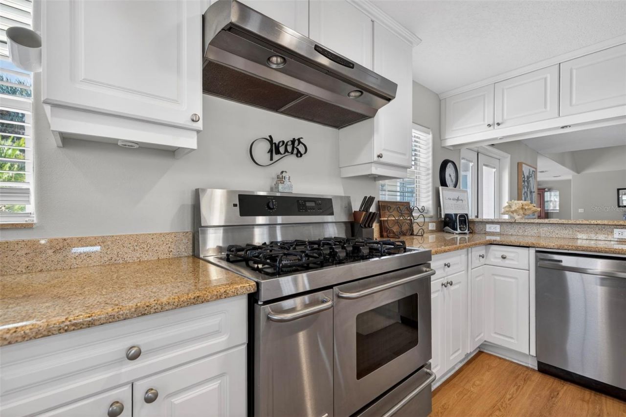 1902 Arrowhead Drive Ne, Saint Petersburg, FL 33703 Photo