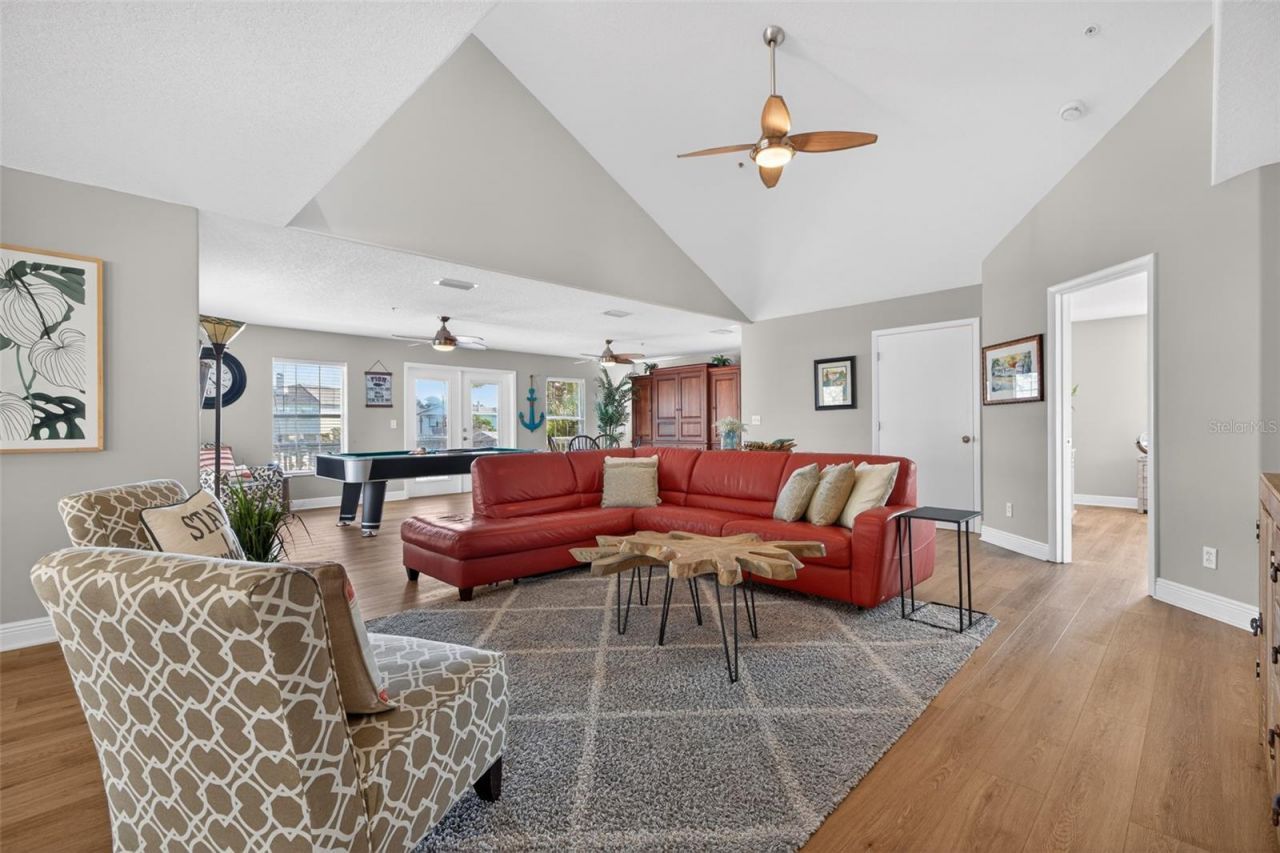 1902 Arrowhead Drive Ne, Saint Petersburg, FL 33703 Photo