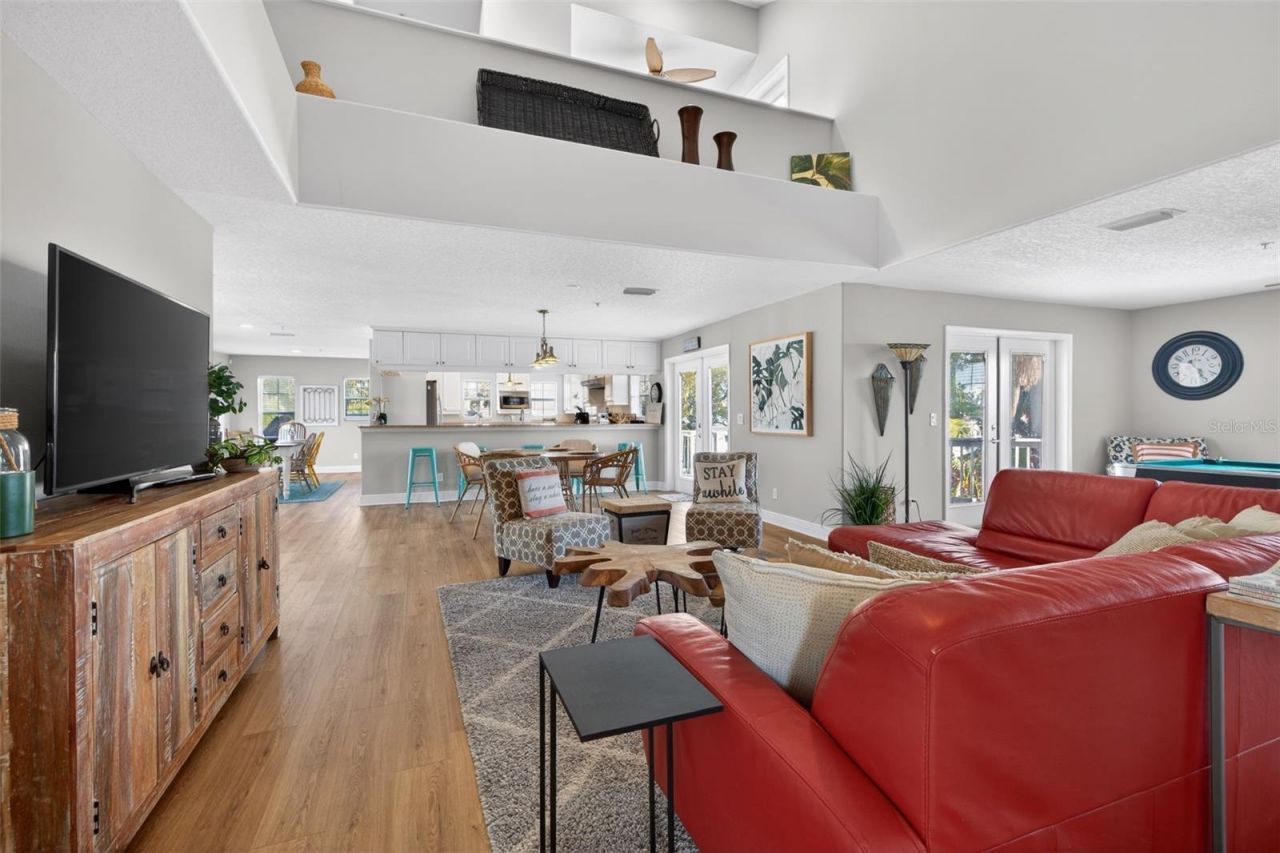 1902 Arrowhead Drive Ne, Saint Petersburg, FL 33703 Photo