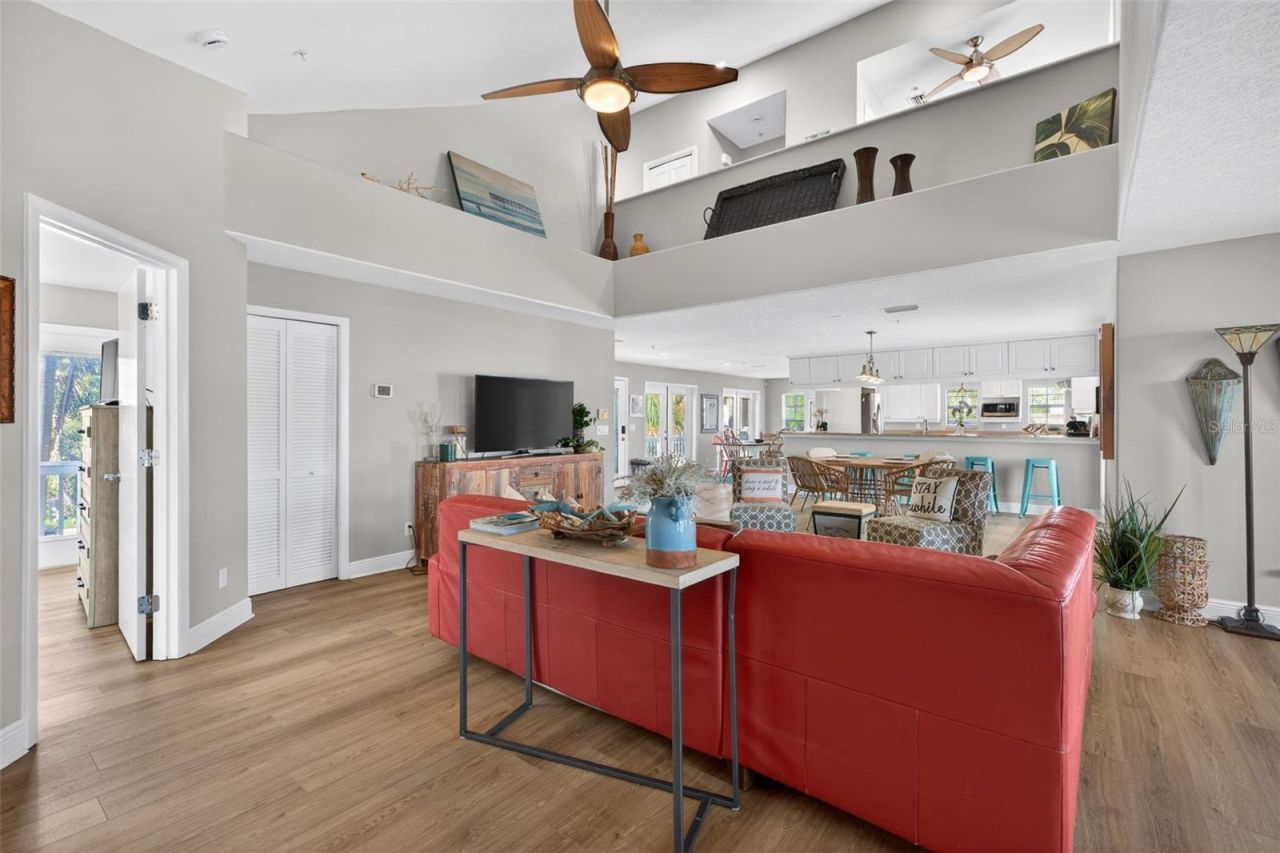 1902 Arrowhead Drive Ne, Saint Petersburg, FL 33703 Photo