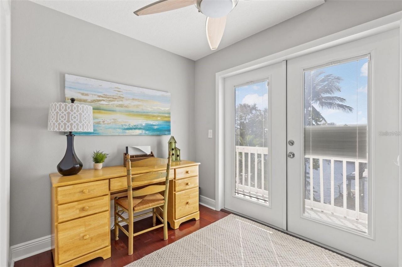 1902 Arrowhead Drive Ne, Saint Petersburg, FL 33703 Photo