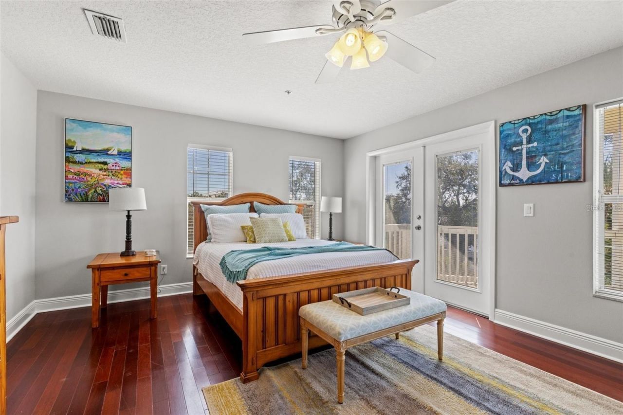 1902 Arrowhead Drive Ne, Saint Petersburg, FL 33703 Photo