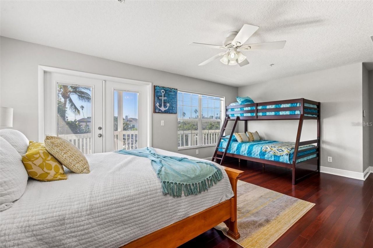 1902 Arrowhead Drive Ne, Saint Petersburg, FL 33703 Photo