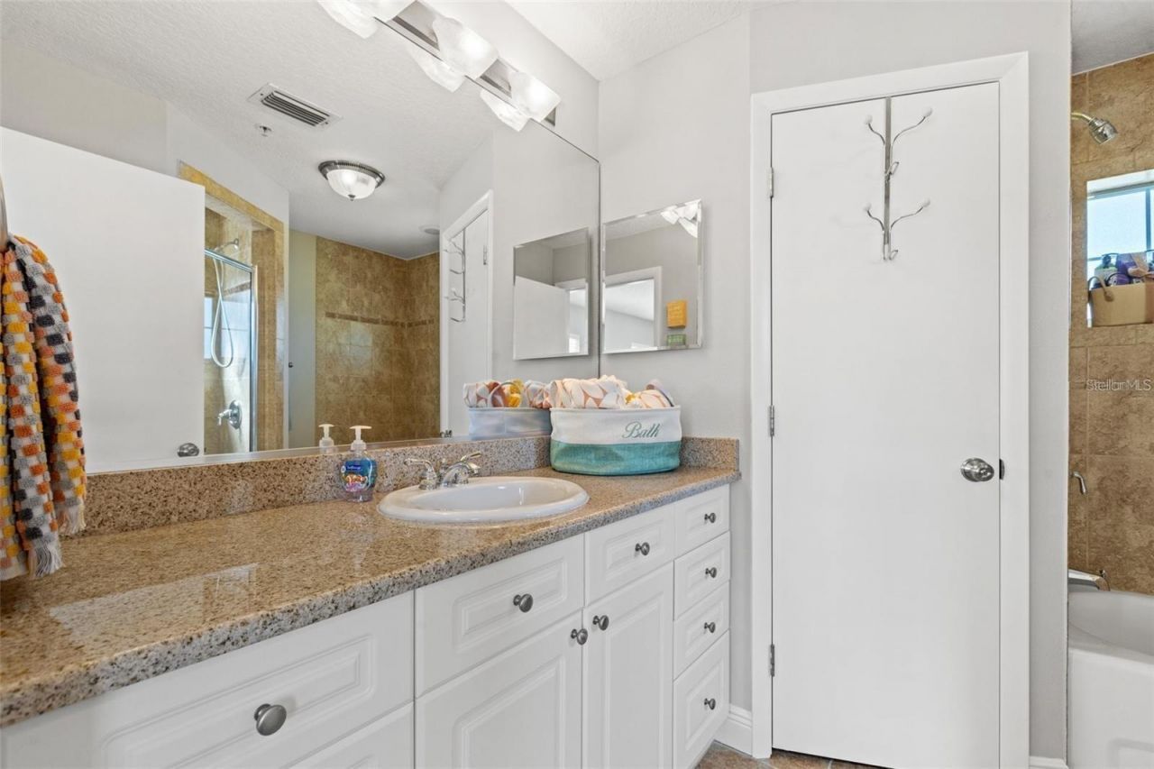 1902 Arrowhead Drive Ne, Saint Petersburg, FL 33703 Photo