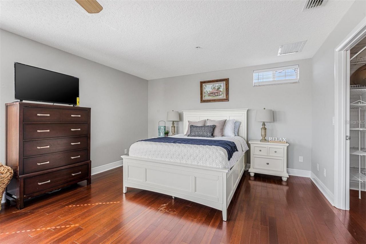 1902 Arrowhead Drive Ne, Saint Petersburg, FL 33703 Photo