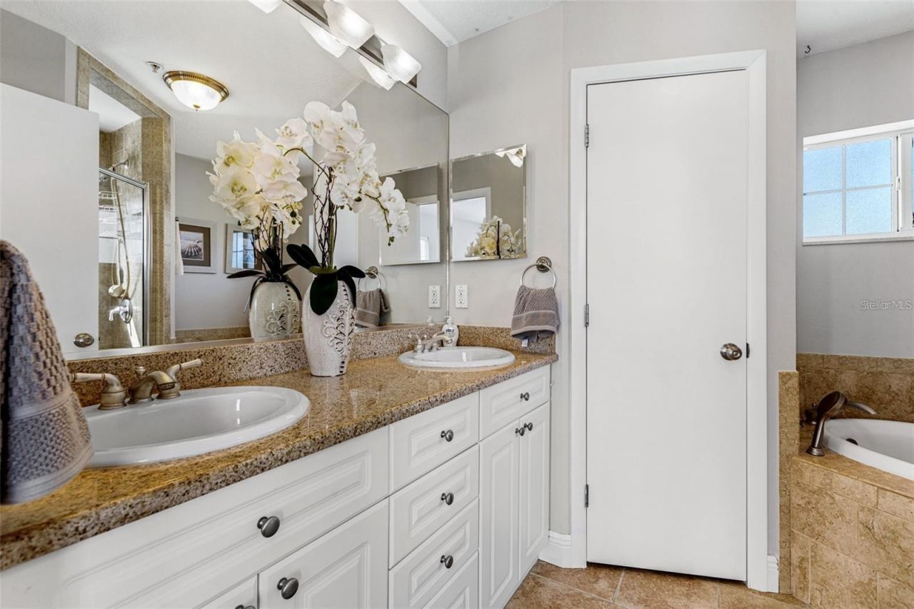 1902 Arrowhead Drive Ne, Saint Petersburg, FL 33703 Photo