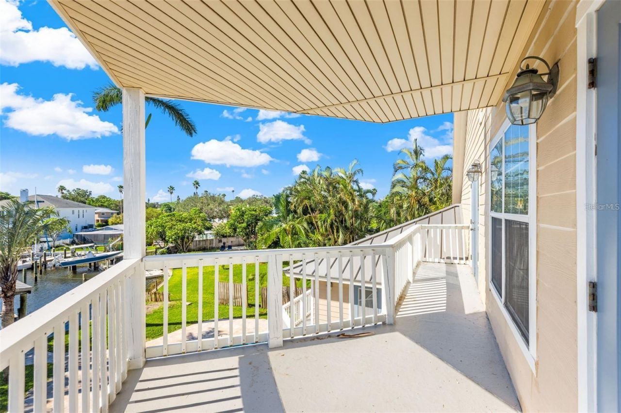 1902 Arrowhead Drive Ne, Saint Petersburg, FL 33703 Photo