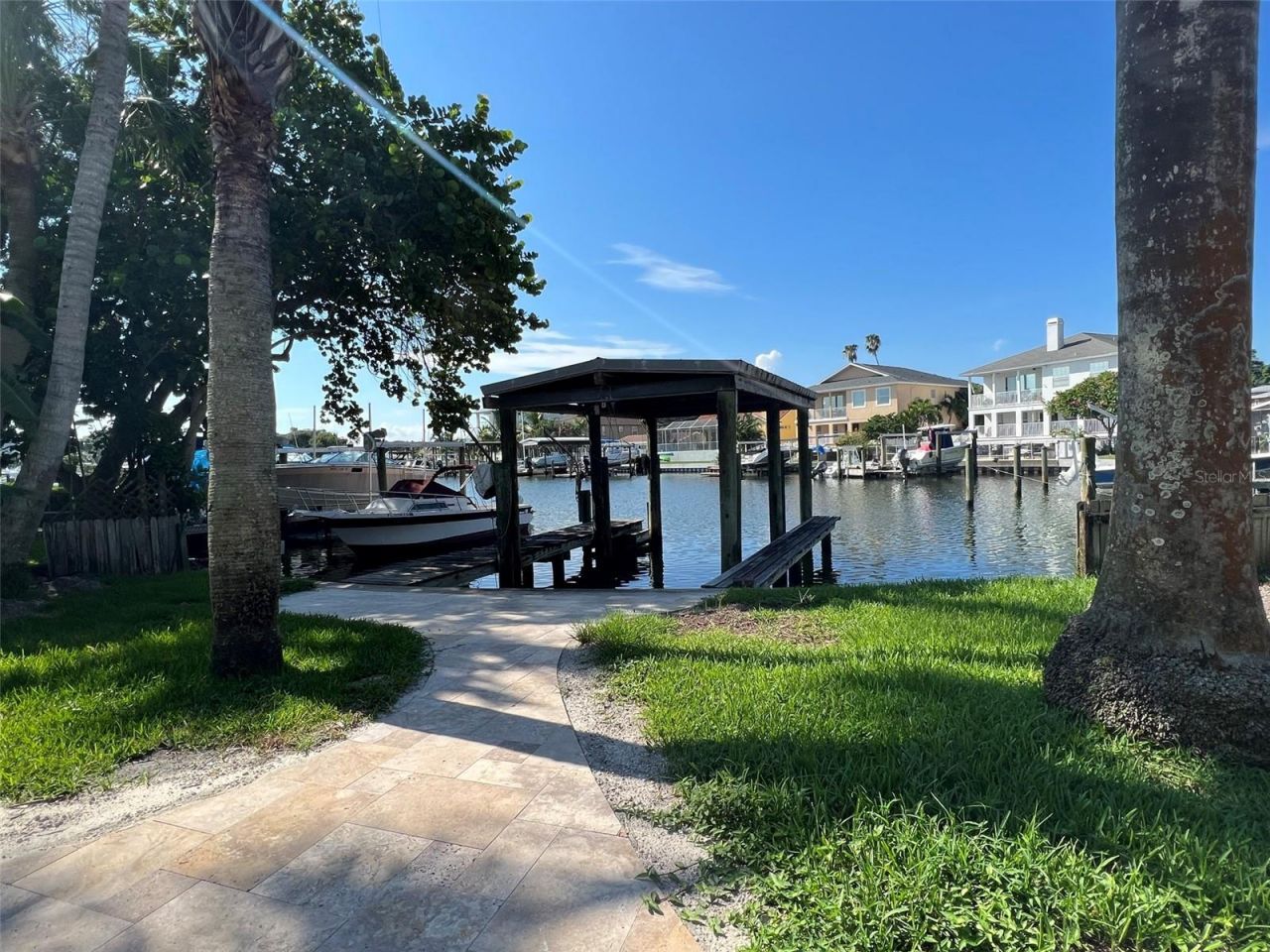 1902 Arrowhead Drive Ne, Saint Petersburg, FL 33703 Photo